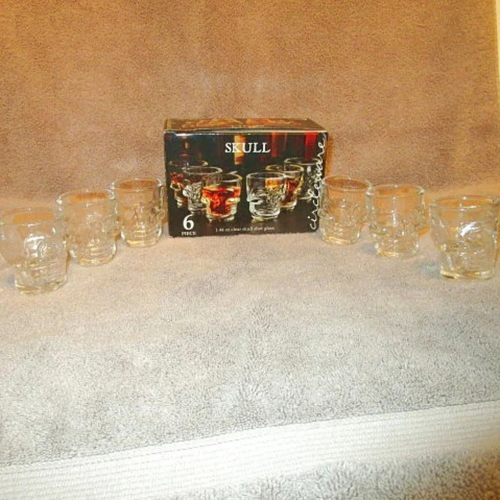 Glass Skull Shot Glasses Set Of 6 Gothic Punk Halloween Party Emo Man Cave NEW